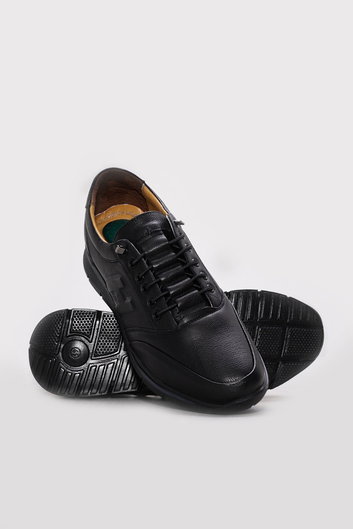 Genuine Leather Black Man Casual Shoe
